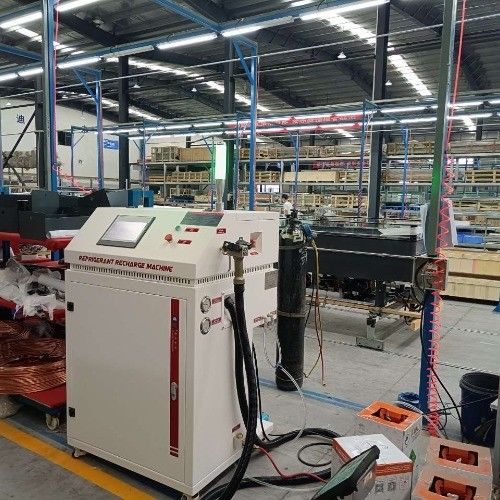CM8600 Refrigerant Charging Station For R134A R600A R290 Automatic Ac Gas Charging Machine R32 R404A